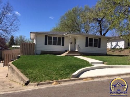 710 Walnut St, Saint Marys, KS 66536-1326