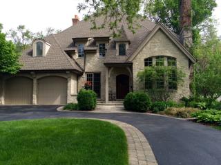 237 9th St, Oak Brook, IL 60521-4535