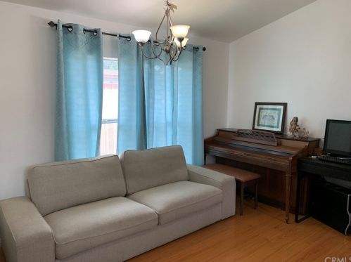 2767 1st St, Santa Ana, CA 92703-3491