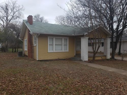 2317 Honeysuckle Ave, Fort Worth TX  76111-1434 exterior
