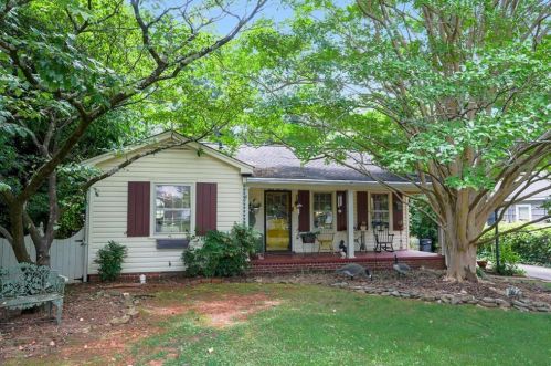 355 Cascade Dr, Marietta, GA 30064-2215