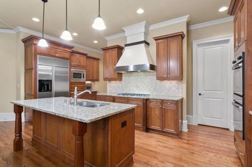 5850 Garber Dr, Atlanta GA  30328-5151 exterior