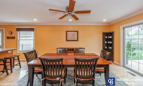 812 Saratoga Ln, Buffalo Grove IL  60089-4226 exterior