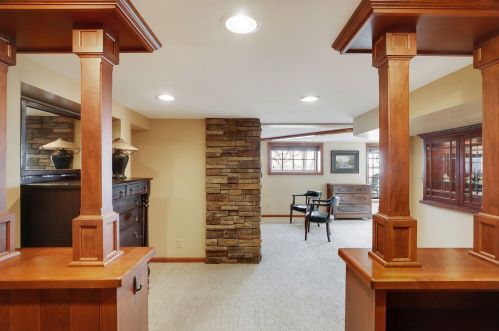 5251 Bald Eagle Blvd, Saint Paul MN  55110-6532 exterior