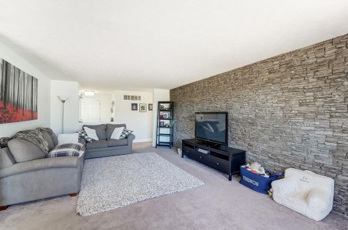 4052 Harris Ln, Springfield OH  45503-6458 exterior
