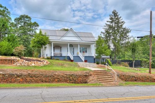 302 Virginia St, Mc Cormick, SC 29835-8604