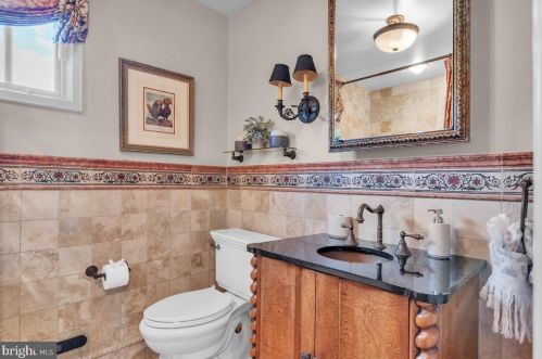 145 Winding Way, Tavistock NJ 08033-3642 exterior