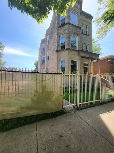 4437 Prairie Ave, Chicago, IL 60653-4643