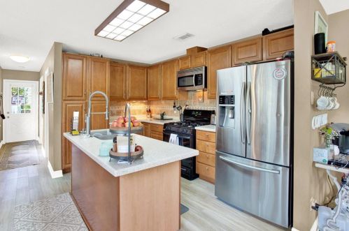 411 County Road 28, Angleton TX 77515-9420 exterior