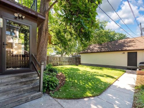 1076 Charles Ave, Saint Paul MN  55104-2617 exterior