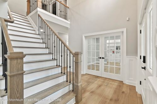 26 Red Coach Ln, Holmdel Village, NJ 07733-1138