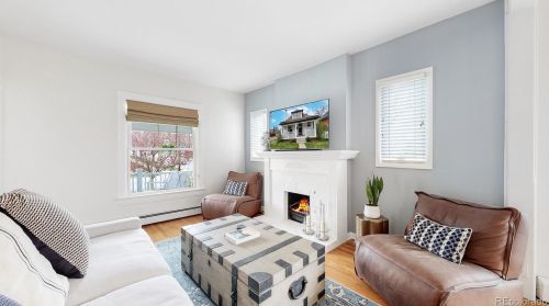993 Emerson St, Denver CO  80218-2715 exterior
