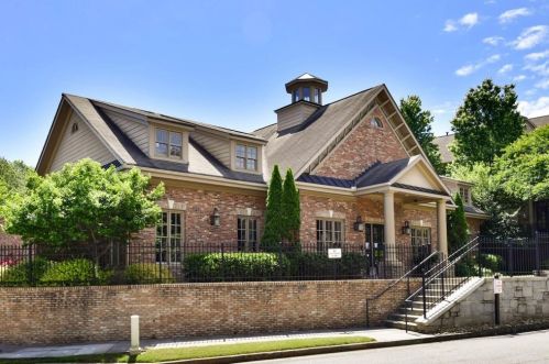 651 Lockton Pl, Atlanta GA  30342-5044 exterior