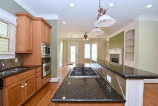 704 9th St, Houston TX  77007-1724 exterior