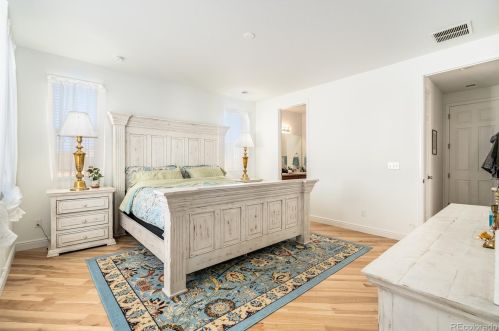 273 Kewaunee Way, Aurora CO 80016-4327 exterior