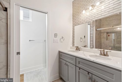 1324 Howard St, Philadelphia PA 19122-2445 exterior