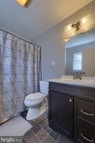 3236 Randy Rd, Lancaster PA  17601-1408 exterior