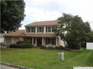 17 Green Leaf Way, Holmdel Village, NJ 07733-1049