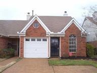 8370 Creek Front Dr, Cordova, TN 38016-1513