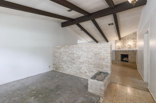 4609 Arapahoe Trl, Austin TX  78745-1510 exterior