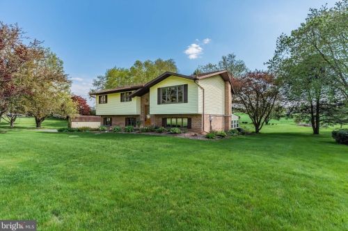 104 Stonehouse Rd, Carlisle PA  17015-7413 exterior