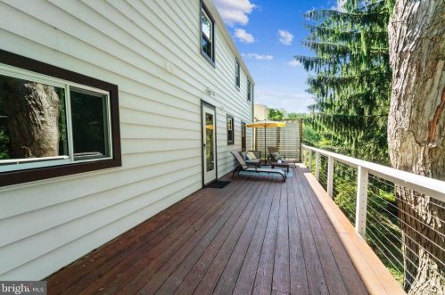 9914 Capitol View Ave, Silver Spring MD 20910-1033 exterior