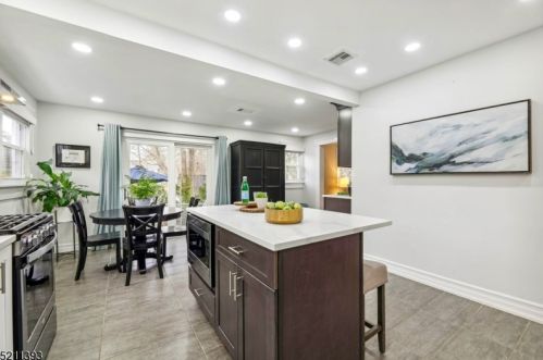 30 Highland Ave, Maplewood NJ  07040-1844 exterior