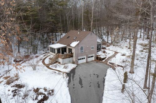 77 Brook Rd, Mount Vernon, NH 03057-1910