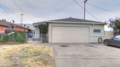 1043 Gilbert St, Hayward, CA 94541-1216