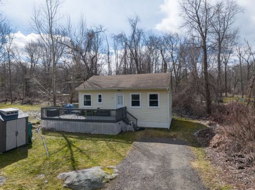39 Wood Trl, Coventry CT  06238-3033 exterior