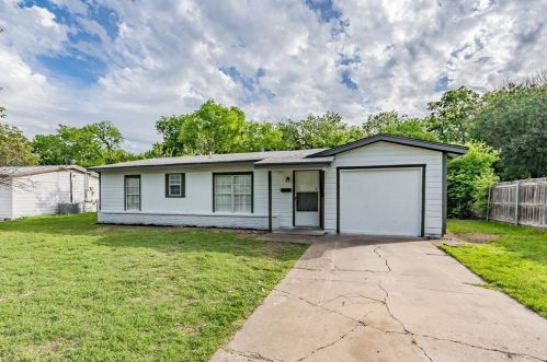 1512 Elaine Pl, Fort Worth TX  76106-3012 exterior