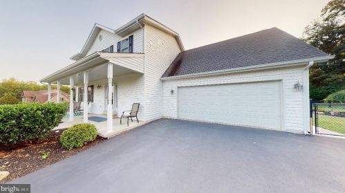 204 Lakewood Dr, Ridgeley, WV 26753-9689
