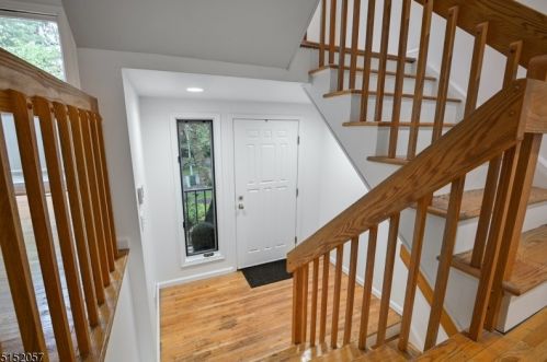 19 Newcastle Ct, Mountain Lakes, NJ 07046-1450