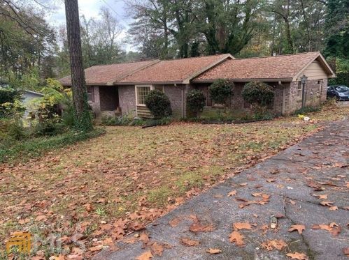 250 Valley Dr, Marietta, GA 30068-3676