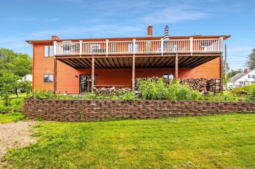 72 Carll Rd, Middletown, CT 06457-5250