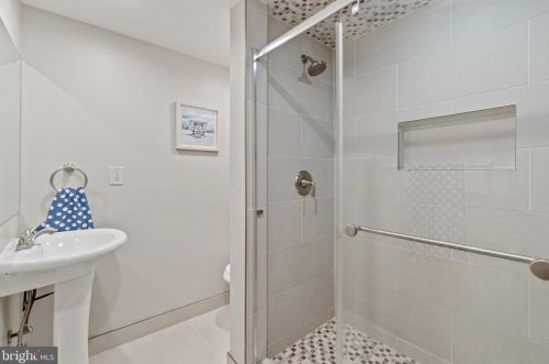 1609 Billman Ln, Silver Spring MD 20902-1421 exterior