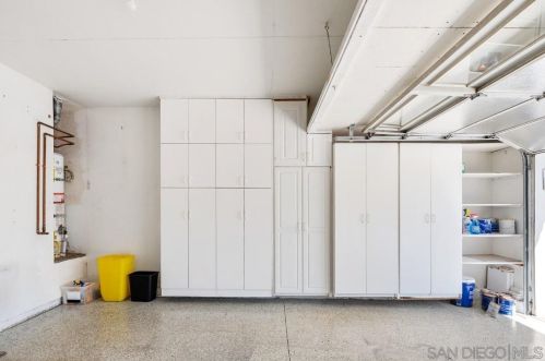 1597 Parkview Dr, Vista CA  92081-8750 exterior