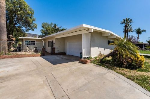 825 Bagnall St, Glendora, CA 91740-4110