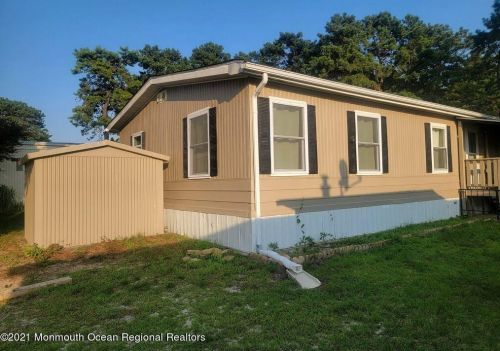 41 Kingfisher Way, Lakehurst, NJ 08759-3739