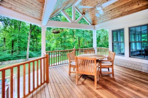 17 Morand Ln, Wilton CT  06897-4112 exterior