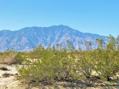 69262 Crestwood Dr, Desert Hot Springs, CA 92241-8230