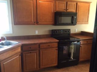 6745 Silvercreek Dr, Davenport, IA 52806-1676