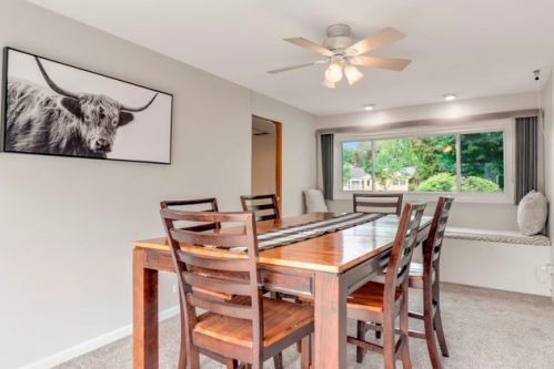 2600 Dove St, Rolling Meadows IL  60008-1666 exterior