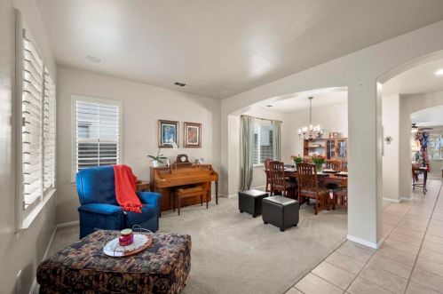 1363 Stanislaus Dr, Chula Vista CA  91913-1403 exterior