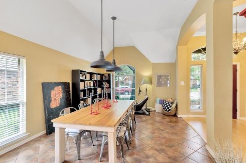 522 Thunderbrook Rd, Garland TX 75044-4956 exterior