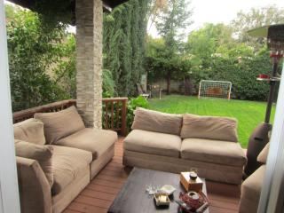 5721 Ranchito Ave, Van Nuys CA  91401-4344 exterior