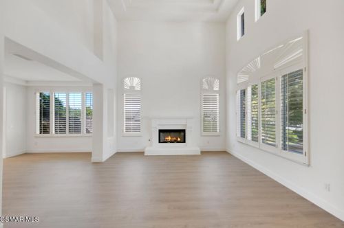 303 Sycamore Grove St, Simi Valley, CA 93065-7344