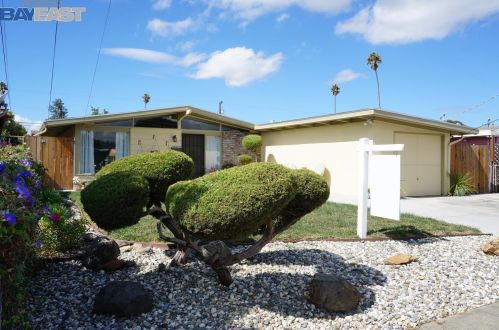 27753 La Porte Ave, Hayward, CA 94545-4744