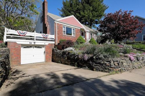 98 Tyndall Ave, Providence, RI 02908-2918