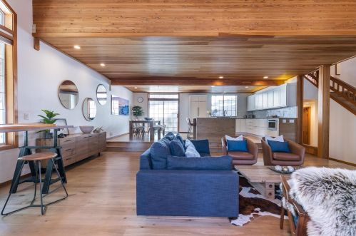 733 Conifer, Truckee CA  96161-3942 exterior